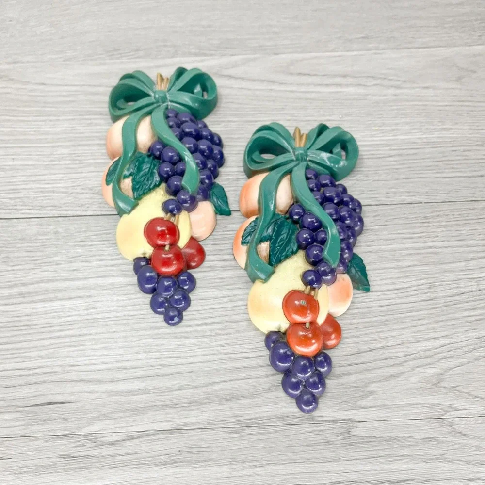 Vintage Kitsch Fruit Wall Plaques: Retro Kitchen Decor, Set of 2